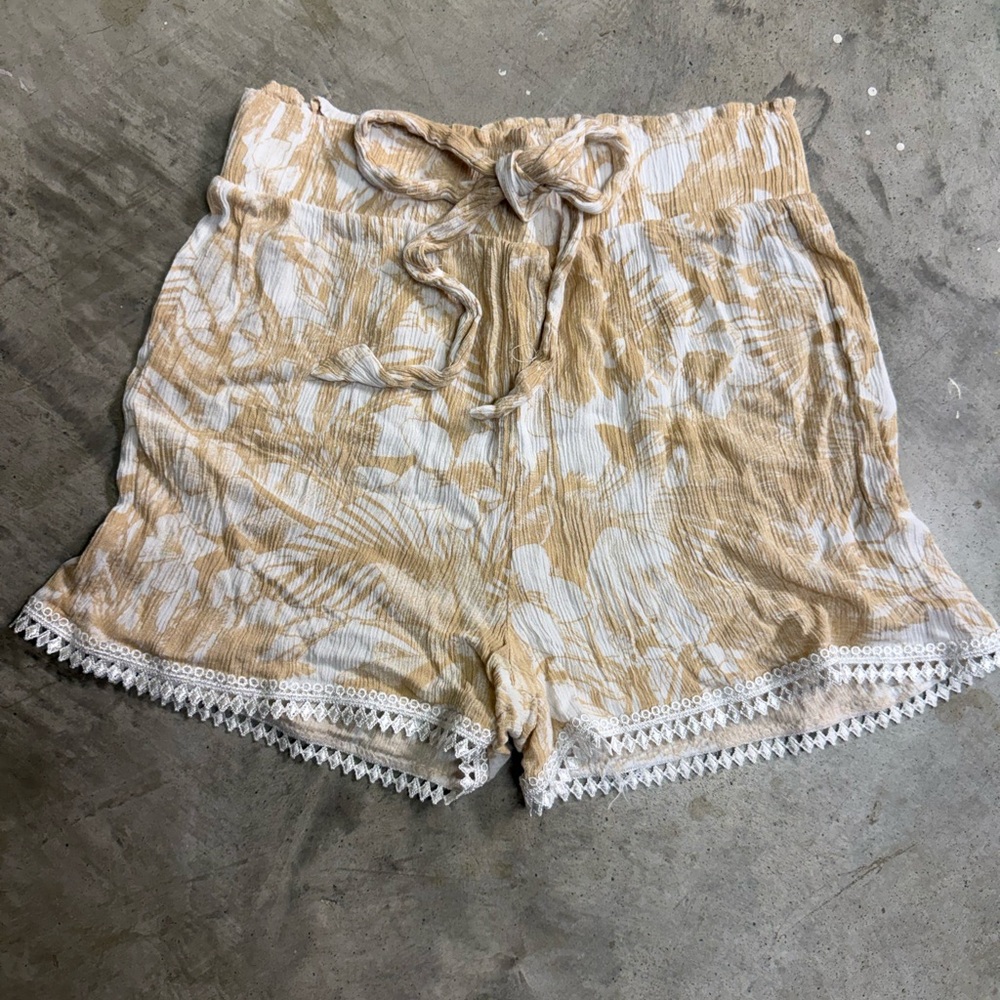 Ardene High Waist Tan and White Lace Shorts